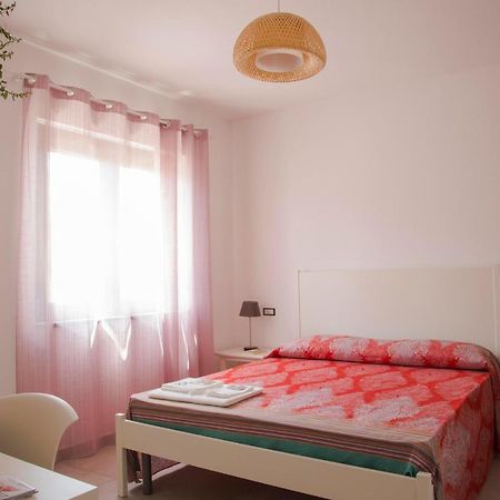 B&B Agata E Gli Altri Тортоли Экстерьер фото