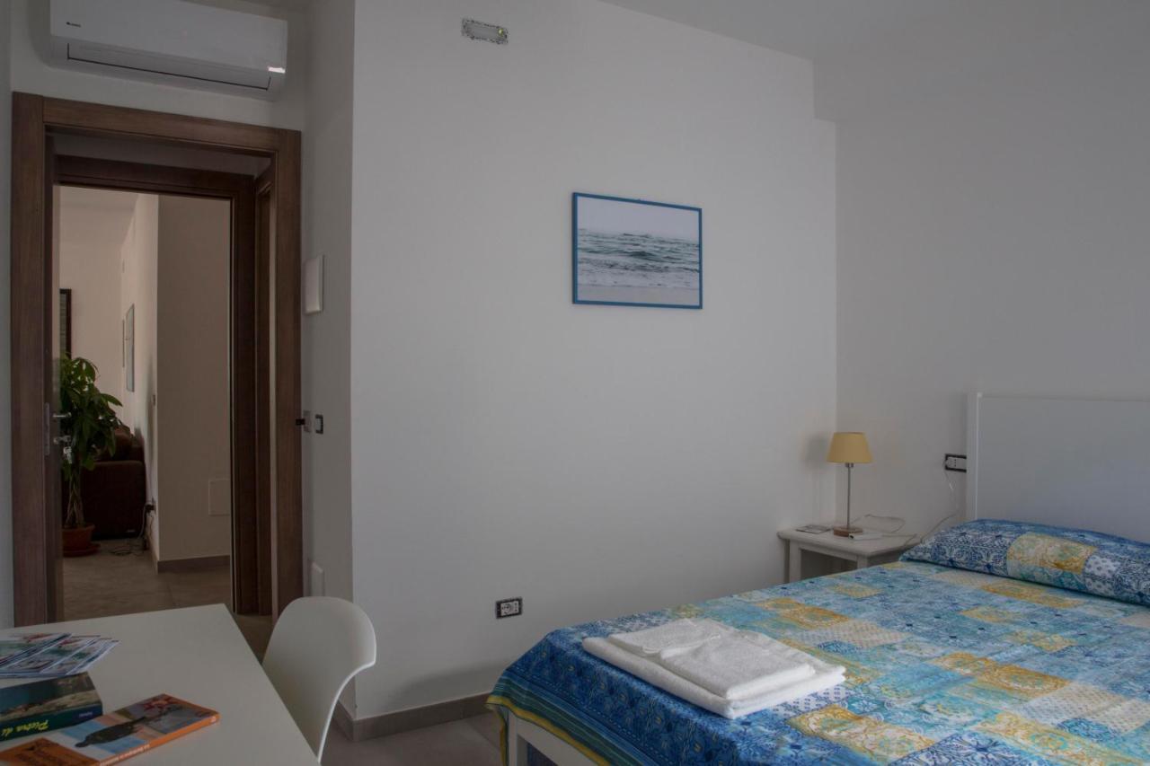 B&B Agata E Gli Altri Тортоли Экстерьер фото