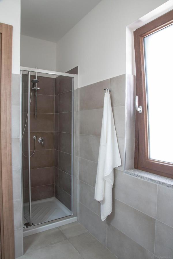 B&B Agata E Gli Altri Тортоли Экстерьер фото